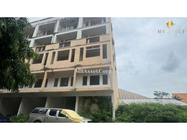 ขายอาคารพาณิชย์ใหม่ 4 ชั้นครึ่ง (มีชั้นลอย) ติดถนนเศรษฐกิจ 1 – คลองมะเดื่อ อำเภอกระทุ่มแบน จังหวัดสมุทรสาคร