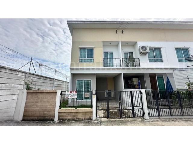 ทาวน์โฮม ดิ เอสเซนส์ ชัยพฤกษ์ - วงแหวน แปลงริม เฟอร์ครบพร้อมอยู่