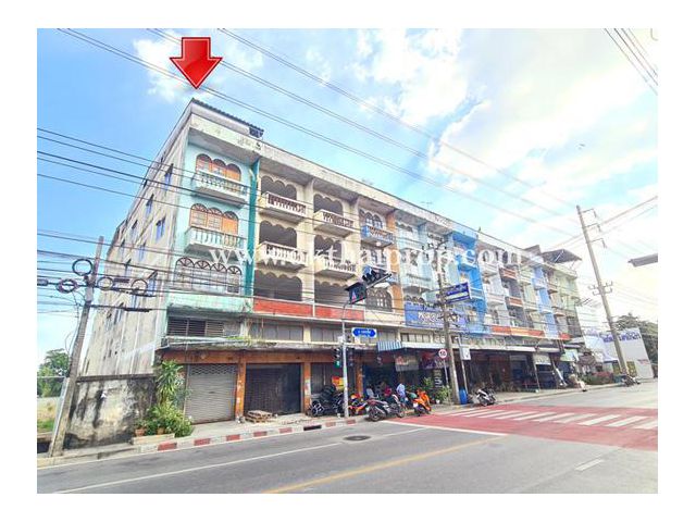 อาคารพาณิชย์ 4.5 ชั้น ติดถนนเอกชัย บางขุนเทียน กรุงเทพ