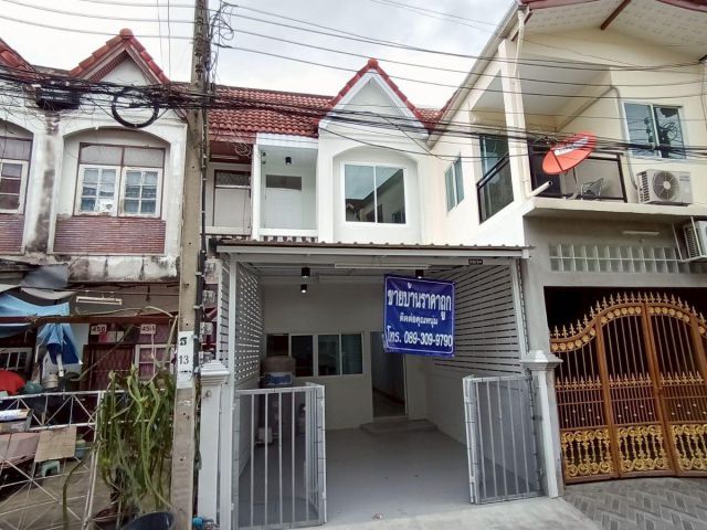 ขายทาวน์เฮ้าส์ 2ชั้น ใกล้โรงเรียนวัดชัยฉิม เพชรเกษม 48 ก เขตภาษีเจริญ จังหวัดกรุงเทพมหานคร