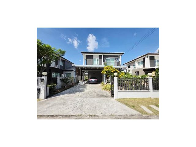 ขายบ้านเดี่ยว2ชั้น หมู่บ้านCentroรังสิต-คลอง4 จอดรถได้ 2 คัน