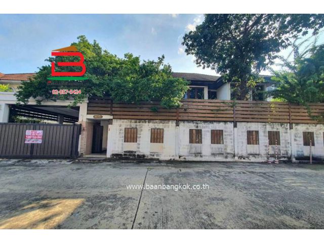 บ้านเดี่ยว 2 ชั้น หมู่บ้าน มิตรอนันต์ เนื้อที่ 102 ตรว. ซอยรามอินทรา 34 ถนนรามอินทรา แขวงจรเข้บัว เขตบางกะปิ กรุงเทพมหาน