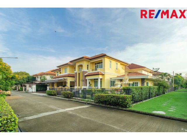 บ้านพร้อมที่ดิน เดอะแกรนด์พระรามสอง ตกแต่งภายในสไตล์ Modern Classic โดยทีมออกแบบตกแต่งภายในจาก" บ้านในฝัน" หลังมุม