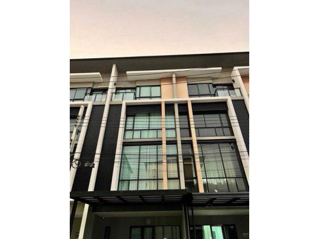 ให้เช่าโฮมออฟฟิศ 4 ชั้น Premium Place เกษตรนวมินทร์ ติดถนนสุคนธสวัสดิ์ เหมาะทำสำนักงาน คลินิกทันตกรรมคลินิกเสริมความงาม