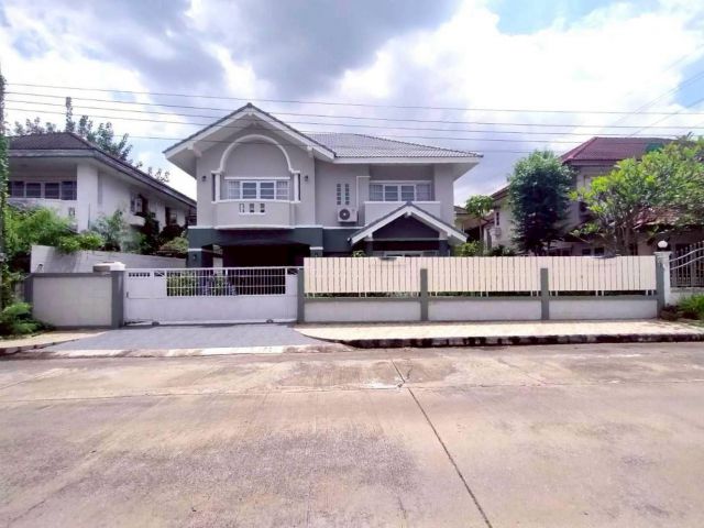 ขายบ้านเดี่ยว 2 ชั้น รีโนเวท พร้อมอยู่ ฟลอร่าวิลล์ สุวินทวงศ์38 หนองจอก กรุงเทพมหานคร