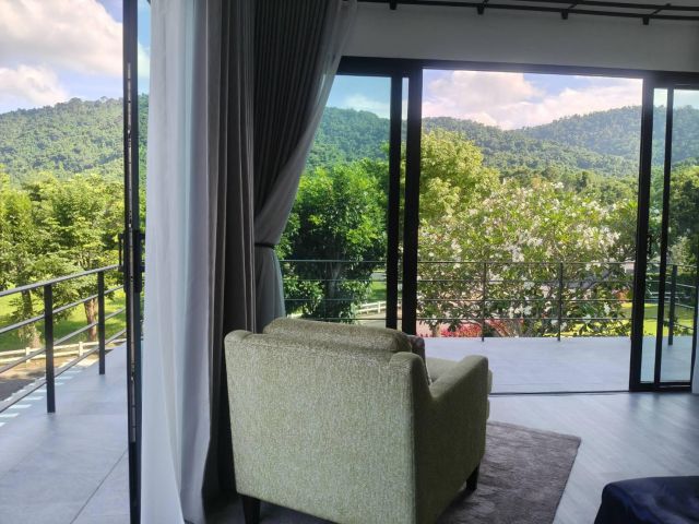 ขายบ้านเขาใหญ่ หมูสี ปากช่อง ใกล้อุทยานแห่งชาติเขาใหญ่ บ้านพักตากอากาศใกล้เขา วิวเขาสวย ที่ดิน 1.5 ไร่ ในโครงการบนถนนธนะ