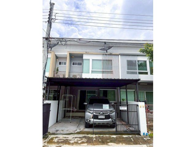 ขายทาวน์โฮมIndy Bangna เฟอร์นิเจอร์ครบ ต่อเติมครัวแล้ว พร้อมเข้าอยู่