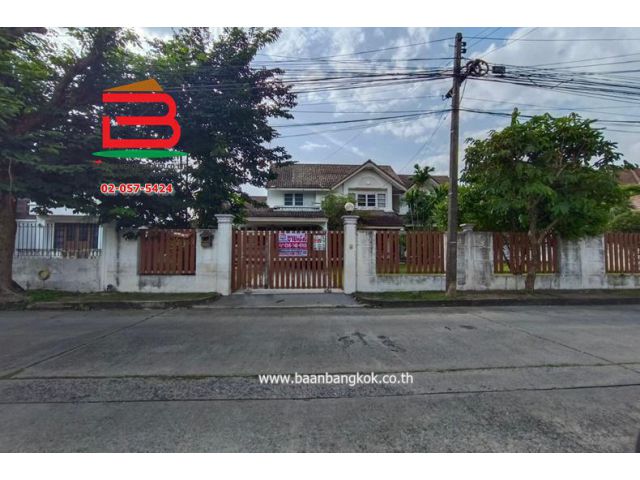 ที่ดินพร้อมบ้าน หมู่บ้านชวนชื่นบางเขน (แจ้งวัฒนะ ซอย 10, ซอย 14) เนื้อที่ 131.2 ตร.ว (ใกล้ BTS แจ้งวัฒนะ 14) แขวงทุ่งสองห้อง เขตดอนเมือง กรุงเทพมหานคร