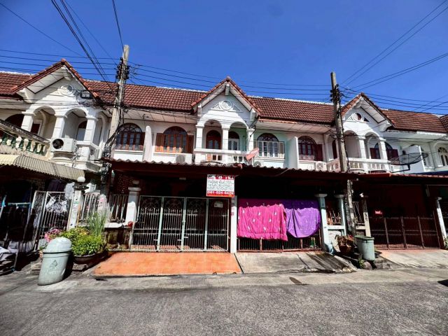 ขายทาวน์เฮ้าส์ 2 ชั้น หมู่บ้านเสนาวิลล่า 3 ซอยคู้บอน 27 แยก 10 ( สภาพสวยมาก น่าลงทุน ) (N.1940)