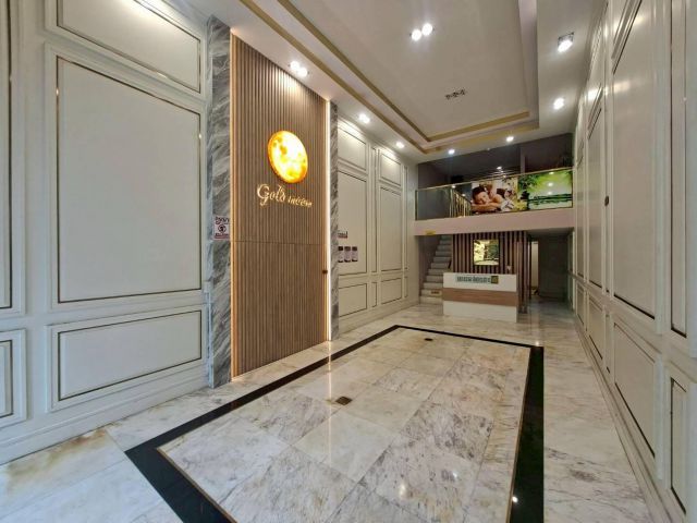 ให้เช่าอาคารพาณิชย์ 5.5 ชั้น ใกล้ BTS เอกมัย เดินทางสะดวก (N.1668)