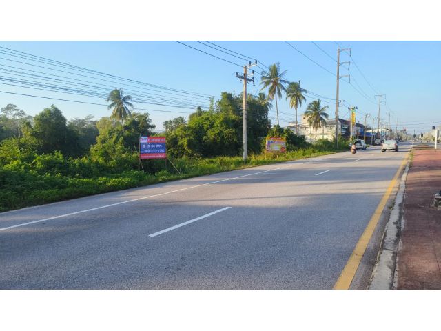 ขายด่วน ที่ดินติดถนนทางหลวงใกล้สี่แยกโจ่ย อ.บางสะพานน้อย