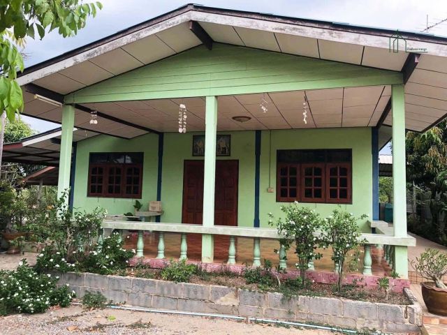 ขายบ้านพร้อมที่ดิน 200 ตร.ว ไทรน้อย นนทบุรี