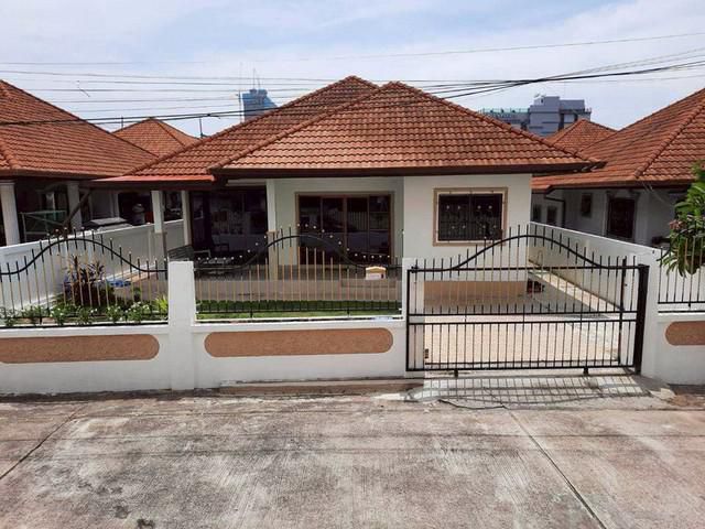 ขายบ้านสวย รีโนเวทใหม่ทั้งหลัง พัทยา หมูบ้านเอกมงคล 8