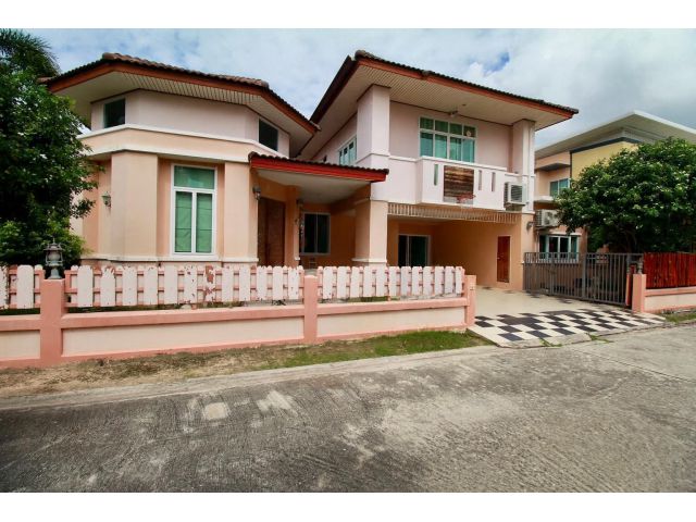 ขายบ้านเดี่ยว 2 ชั้น 112 ตร.วา หลังมุม หมู่บ้านบ้านสวนสุขสิริ ใกล้ รพ.กรุงเทพระยองและนิคมฯมาบตาพุด เนินพระ ระยอง