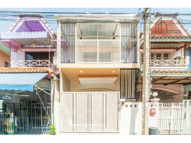 ทาวน์เฮ้าส์หมู่บ้านมนวดี วัดลาดปลาดุก รีโนเวทพร้อมอยู่