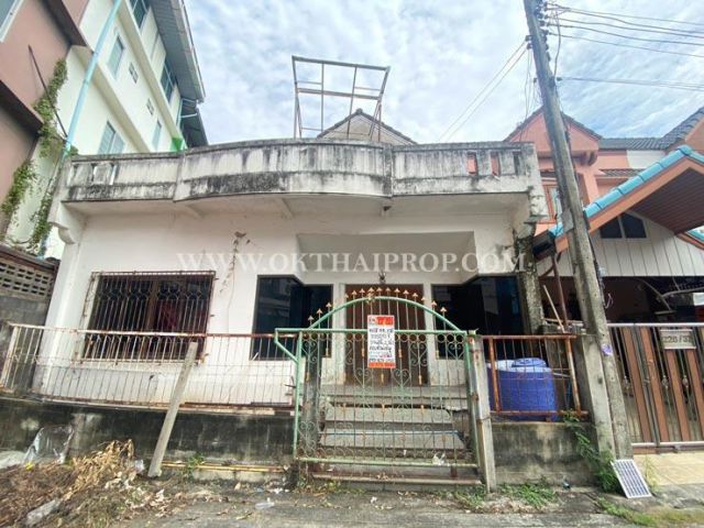 ทาวน์เฮ้าส์ หมู่บ้านปทุม คอนโดเพลส ถนนปทุมธานี – สายใน