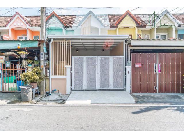 หมู่บ้านรัตนาธิเบศร์ บางใหญ่ หน้าหมู่ติดรถไฟฟ้า สถานีตลาดบางใหญ่