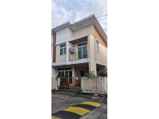 บ้านทาวน์เฮ้าส์ 2ชั้นหลังมุม 3ห้องนอน2ห้องน้ำ 28.7ตรว. หมู่บ้านไทยสมบูรณ์3