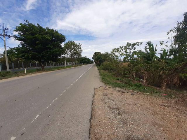 ขายที่ดินเขตกำแพงแสน แปลงสวยราคาถูก ทำเลดีติดถนนลาดยางเส้นหลัก เนื้อที่ 36-0-20 ไร่ เหมาะทำธุรกิจโรงงาน,โกดังสินค้า