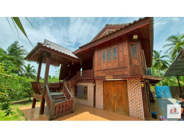 ขายบ้านเรือนไทย 4 หลัง พร้อมที่ดิน 3 ไร่ สวนมะพร้าว ต.จอมปลวก อ.บางคนที จ.สมุทรสงคราม