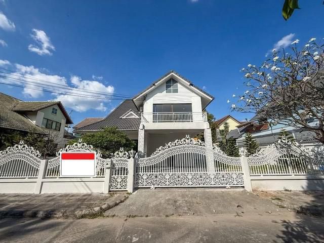 ขายบ้านสวย ตกแต่งใหม่ บ้านเดี่ยว 2 ชั้น ใกล้ เจ-พาร์ค ศรีราชา