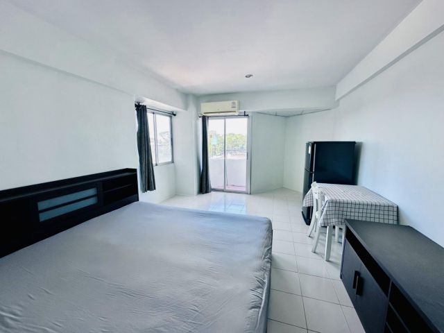 คอนโดให้เช่า ศรีสุนทรคอนโด ติดถนนสุขุมวิท ตรงข้ามโรงเรียนอัสสัมชัญ เนินพระ ระยอง(ทาสีใหม่)