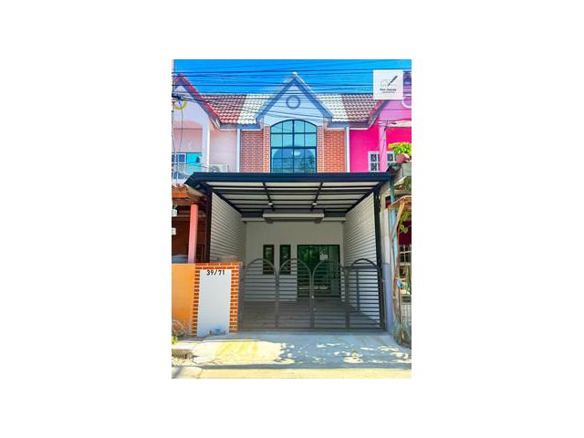 ขาย ทาวน์เฮ้าส์ 2ชั้น ย่านหนองจอก คู้ซ้าย มบ.มหาลาภ2 ถ.มิตรไมตรี รีโนเวทใหม่ แถมเฟอร์นิเจอร์จัดเต็ม พร้อมเข้าอยู่