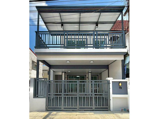 ขายทาวน์เฮ้าส์ 2 ชั้น หลังมุม ซอย ประชาราษฎร์ 14 ทำเลในเมืองนนทบุรี ใกล้บิ๊กชีติวานนท์  เนื้อที่ 20 ตารางวา 2 ห้องนอน