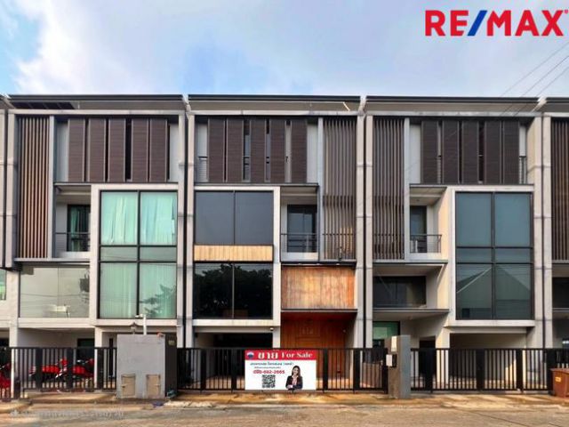 ขาย โฮมออฟฟิศหรู 4 ชั้น THE FRONT ลาดพร้าว-รัชดา Modern Smart Home office ที่มาพร้อมห้องนอน Penthouse ย่านธุรกิจ