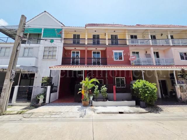 ทาวน์โฮม 3 ชั้น บ้านลูกกอล์ฟ พรีเมี่ยม เมืองทองธานี ราคาถูก