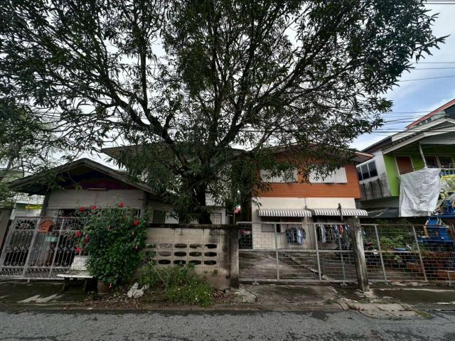 ขายที่ดินพร้อมบ้าน2หลัง 92 ตร.ว. ซ.กาญจนาภิเษก11/1 ใกล้เซ็นทรัล แฟชั่นไอส์แลนด์