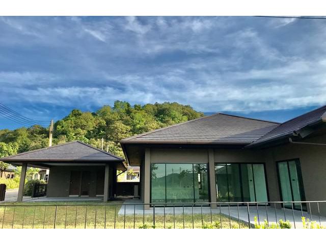 ขายบ้านเดี่ยวสร้างใหม่ บ้านชั้นเดียว ใกล้เขาเขียว ตำบลบางพระ