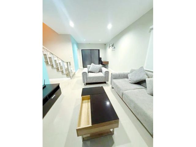 จัดเต็มเฟอ 5นอน  รร.สารภีพิทยาคม 2.5 กม.