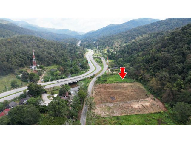 ขายถูกมาก!! ที่ดิน 5 ไร่ 3 งาน ติดถนนและลำน้ำ ด้านหลังติดภูเขา อ.ดอยสะเก็ด จ.เชียงใหม่ ใกล้อุทยานแม่ตะไคร้และขุนแจ