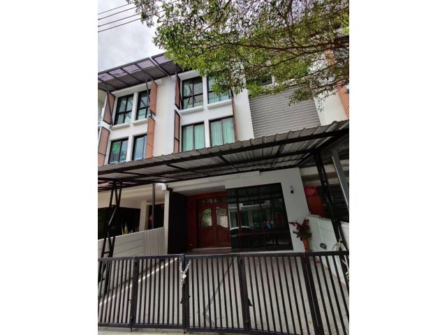 ให้เช่า ทาวน์โฮม 3ชั้น   Areeya Mandarina  Sukumvit77 (อารียาแมนดารีน่า สุขุมวิท77)