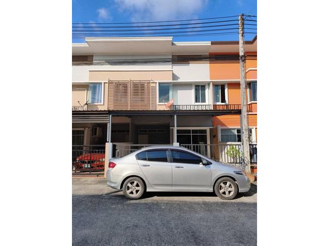 ขายบ้านทาวน์โฮม 2 ชั้น ตกแต่งใหม่ บ้านสวย กว้างขวาง น่าอยู่