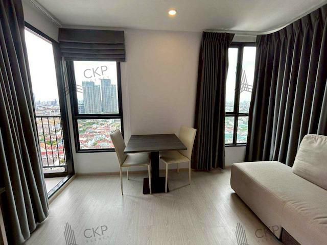 คอนโดมิเนียม เอลลิโอ เดล เนสท์ เฟอร์นิเจอร์ครบครัน ใกล้แหล่งของกินของใช้ ห้างสรรพสินค้าใหญ่