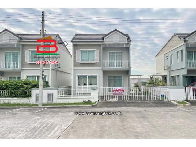 บ้านแฝด เนื้อที่ 35.8 ตร.ว. เดอะ วิลเลจ รังสิต-วงแหวน The Village Rangsit-Wongwaen ถนนรังสิต-นครนายก ตำบลลาดสวาย อำเภอลำ