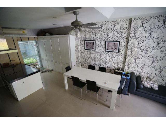 ให้เช่าทาวน์โฮม 3 ชั้น เออร์บาร์เนี่ยน urbanion บ้านสวยพร้อมอยู่ ใกล้ซีคอนสแควร์ (N.1949)