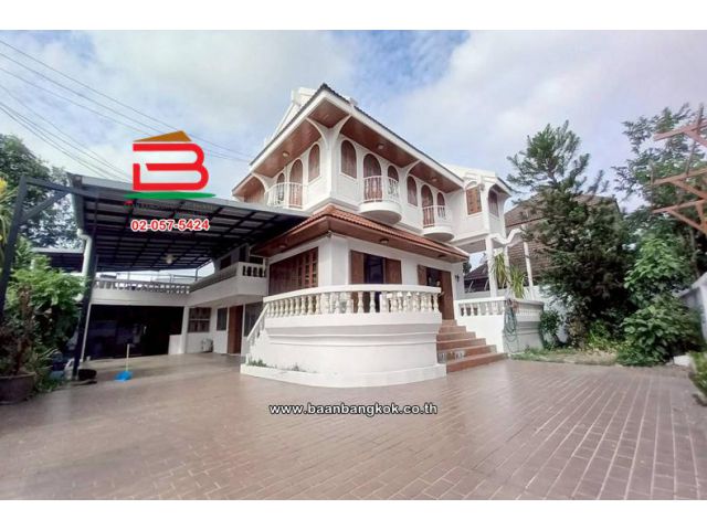 บ้านเดี่ยว เนื้อที่ 105 ตร.ว. หมู่บ้านอยู่เย็น 2 (ซอยรามอินทรา 34 แยก 15) ถนนรามอินทรา แขวงท่าแร้ง เขตบางเขน