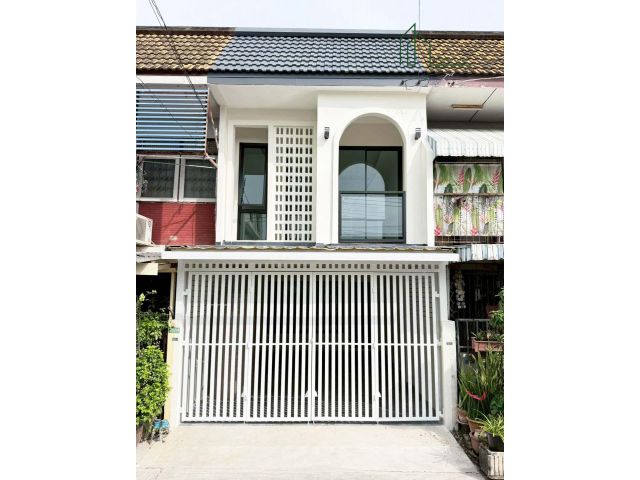 ทาวน์เฮาส์ 2 ชั้น ซอยเสนานิคม1 ลาดปลาเค้า ลาดพร้าว