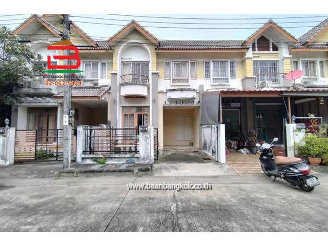 ทาวน์เฮาส์ การ์เด้น สวีท ดิ อินดี้ โฮม เนื้อที่ 20.7 ตรว. ถนนราษฎร์พัฒนา เขตสะพานสูง