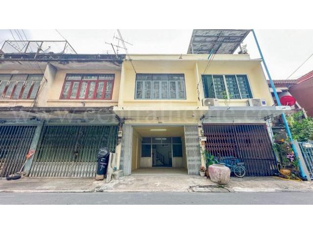 ทาวน์เฮ้าส์ 3 ชั้น ซอย กรุงเทพ - นนทบุรี 23 (จันทร์เกษม) ทำเลดี