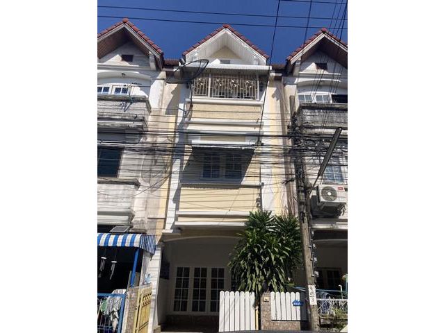 ให้เช่าทาวโฮม3 ชั้น โครงการ หมู่บ้านพิบูลย์ลาดพร้าว101 แยก48