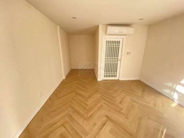 ให้เช่าทาวน์โฮม 5 ชั้น รีโนเวทใหม่ ปทุมวัน ใกล้สยาม MBK BTS สนามก