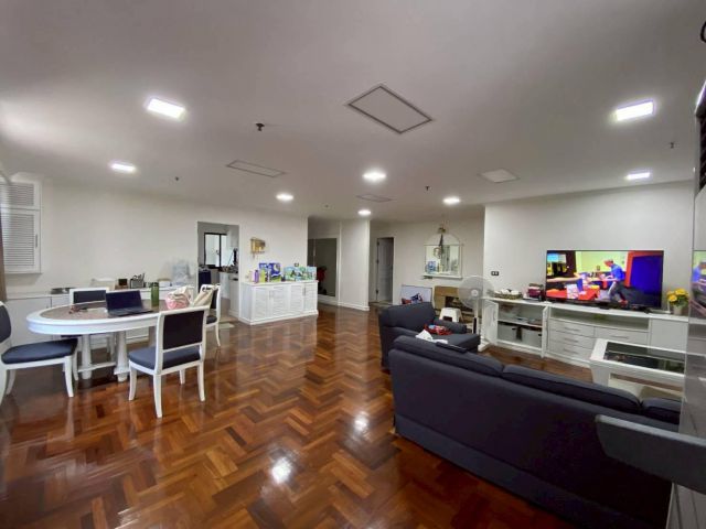 ️ 124AGJD คอนโดหรู ใจกลางพร้อมพงษ์ – เดินไป BTS ไม่กี่นาที!