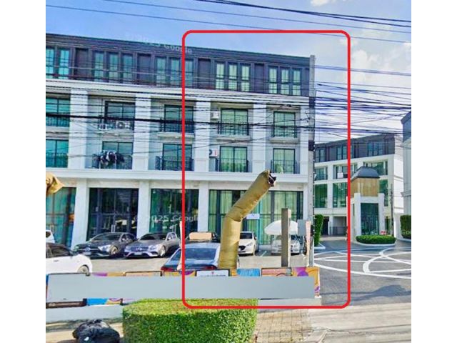 อ่อนนุช-พัฒนาการ BTS สีเหลือง ให้เช่าอาคาร 4.5 ชั้น 648 ตร.ม.