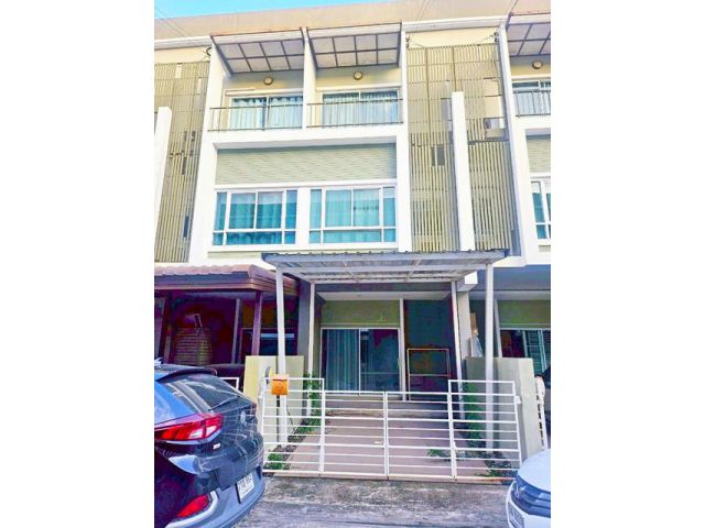 สุขาภิบาล3 ทาวน์เฮาส์หรู รามคำแหง 3นอน MRTสัมมากร รร.เตรียมน้อม