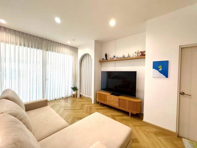 127AGJD ให้เช่า ทาวน์โฮม 3 ชั้น ดีไซน์โมเดิร์น | ใกล้สาทร