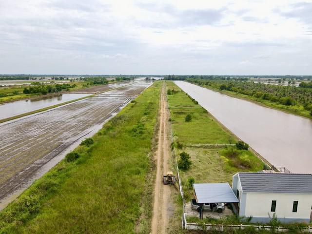 ผ่อนได้40เดือนที่100ตรว.3.5แสน฿ใกล้มศว. องครักษ์  ใกล้อำเภอ ทำบ้า